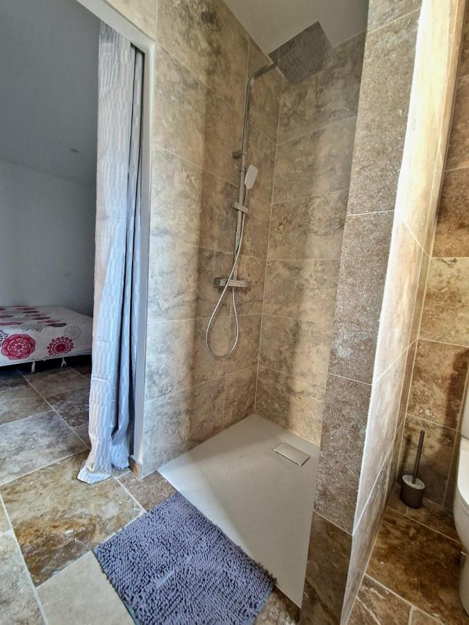 Plages Et Terres Apartment Bessan Bagian luar foto